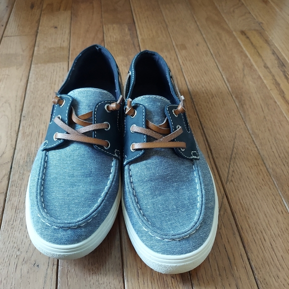 The Children's Place Other - The Childrens Place Boys Boat Shoe Blue size 5Y